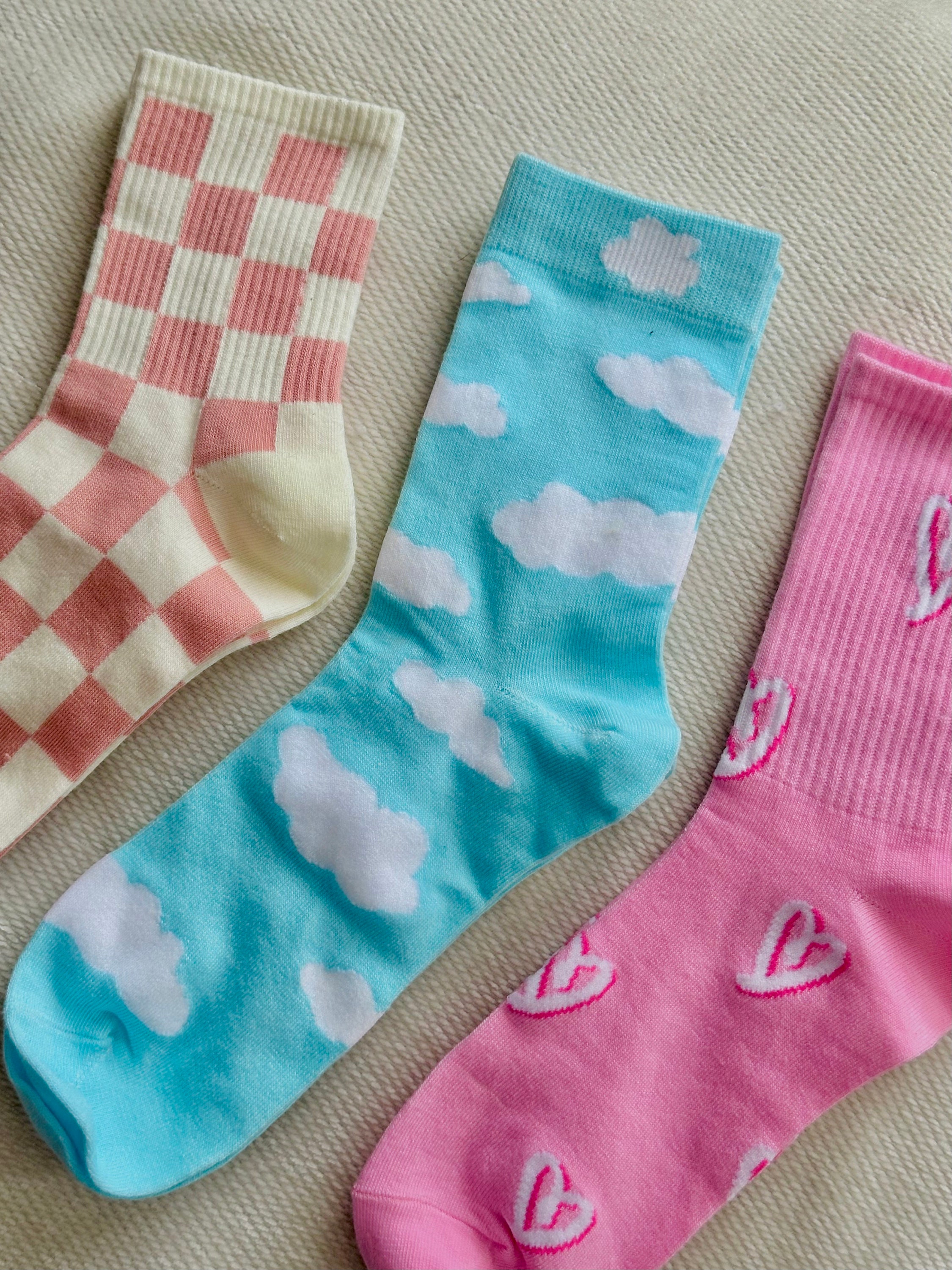 Calcetines con estampado de nubes, calcetines con corazones rosas, calcetines unisex, calcetines a cuadros, regalos para mejores amigos, calcetines de amor, calcetines divertidos y novedosos, calcetines rosas