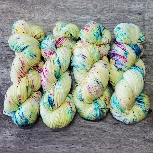 Confetti Cake - Hand Dyed Yarn, The Comfy Rat - Fingering yarn, DK yarn, speckled yarn, Merino, 19.5 Microns, Crochet yarn, Knitting yarn