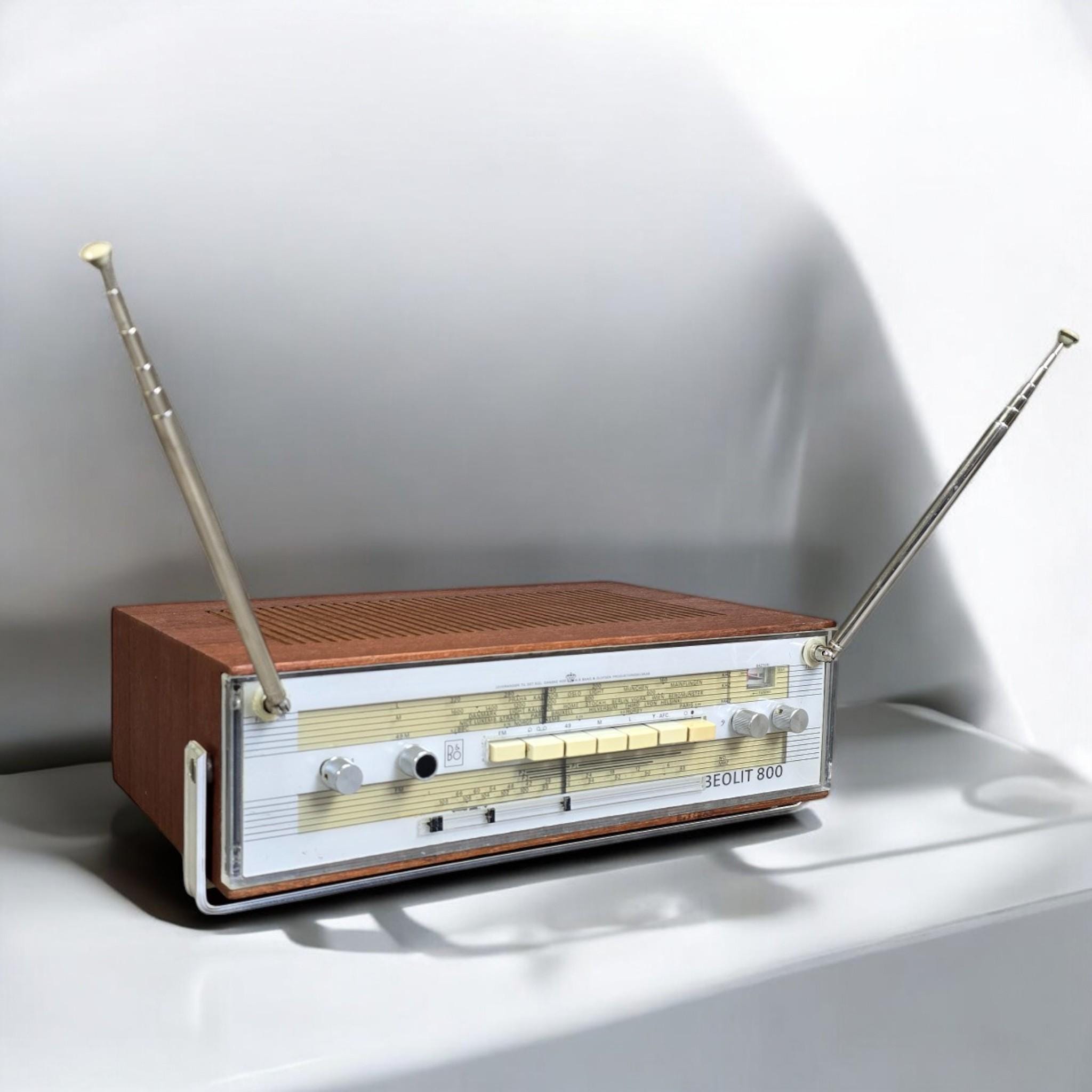 Vintage 1965 Bang Olufsen Beolit 800 Transistor Radio: Danish Teak Wood