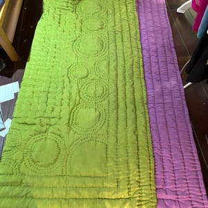 Vietnam Hand stitched Silk Quilt/Blanket/Comforter/Bedspread/Bed Cover/Duvet/Coverlet in Circle Pattern, Single/Full/Queen/King/Custom Size