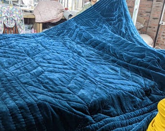 Luxury Hand-Stitched Silk Velvet Quilt – Mulberry Silk Backing, King/Queen/Full/Single/Custom Sizes & Colors, Handmade in Vietnam