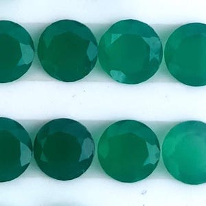 Faceted Green Onyx Gemstone: Round Calibrated Stone (3-15mm Sizes Available