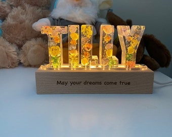 Custom Name on nightlight, Personalized color letter dried flower resin name lamp, Custom real flower nightlight, Unique Gift for Mom, Dad