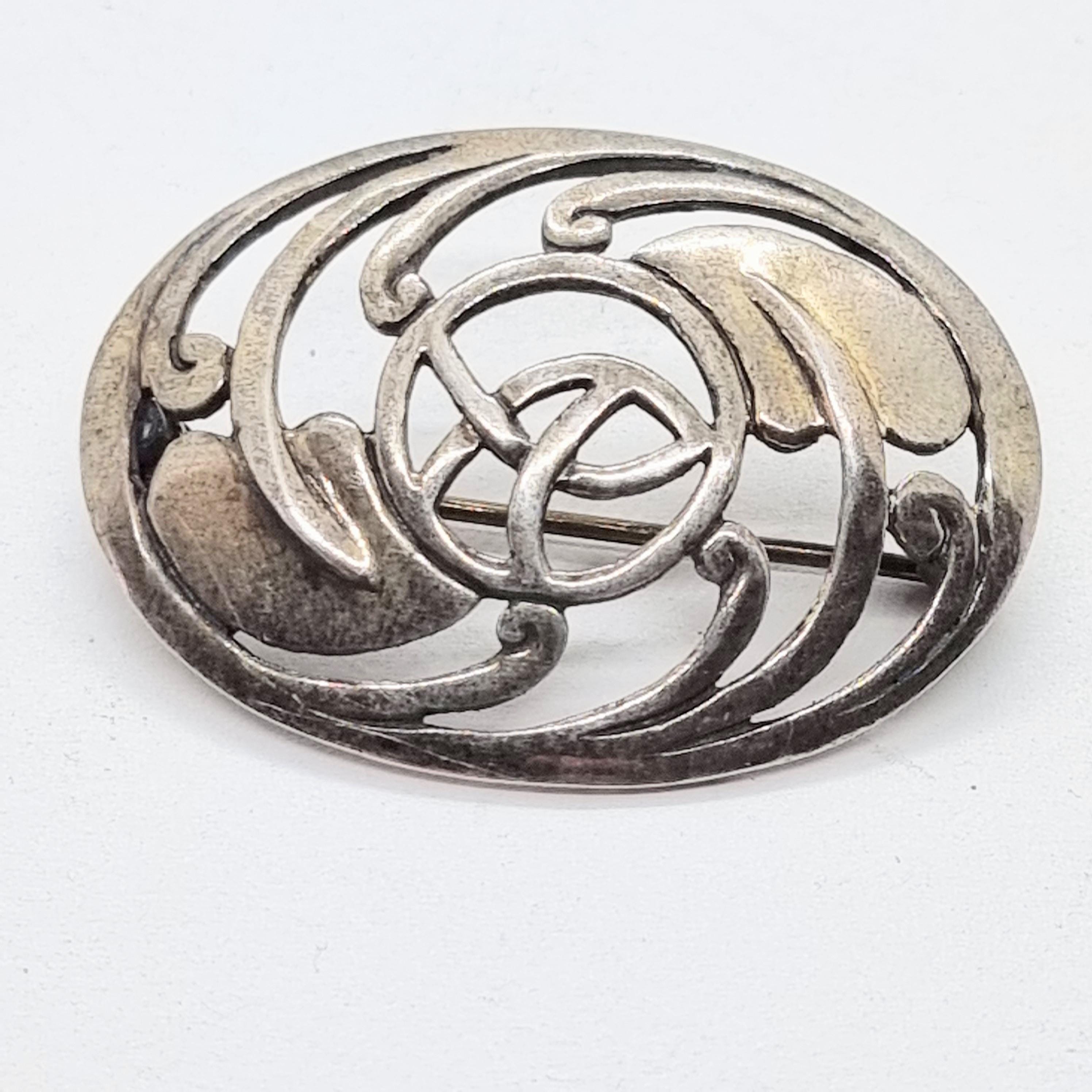 Broche Vintage Style Celtique En Métal Argenté - Bijou Ancien à Motif Traditionnel