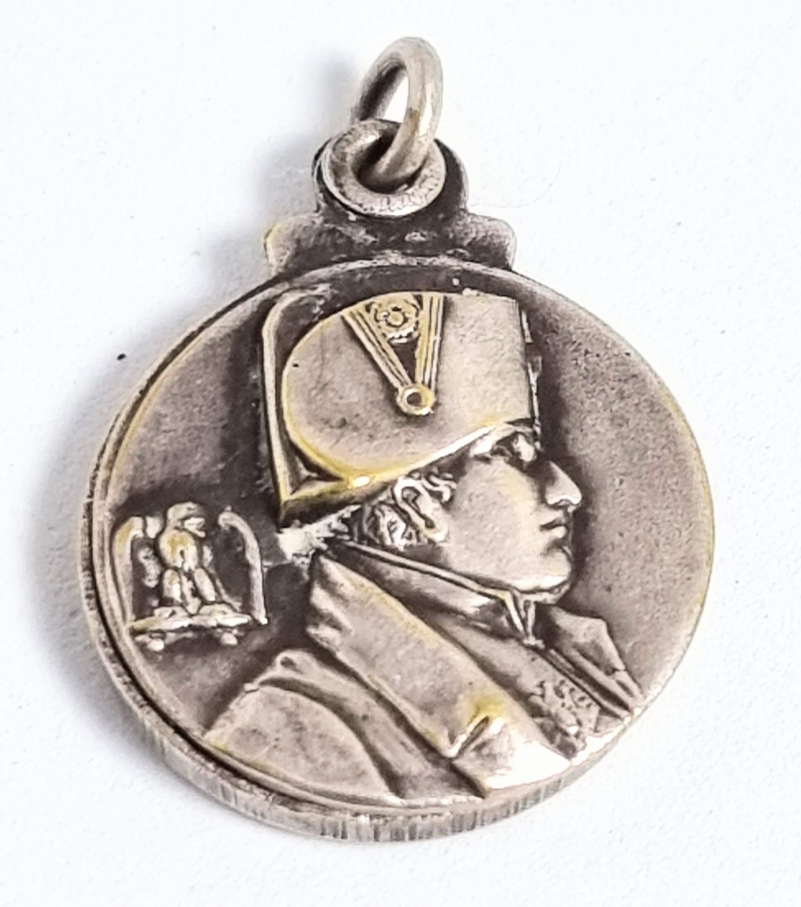 Collier Pendentif Napoléon Bonaparte – Empereur Des Français – Pièce Historique