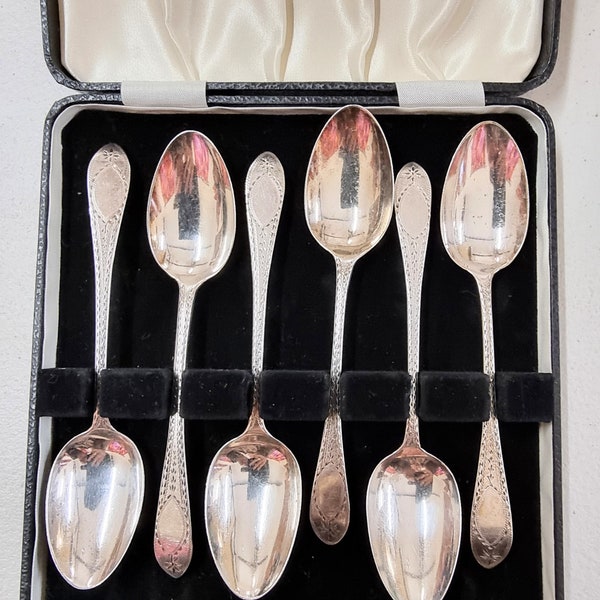 Antique 6 Irish silver teaspoons, matching but composite set. FR/sp30