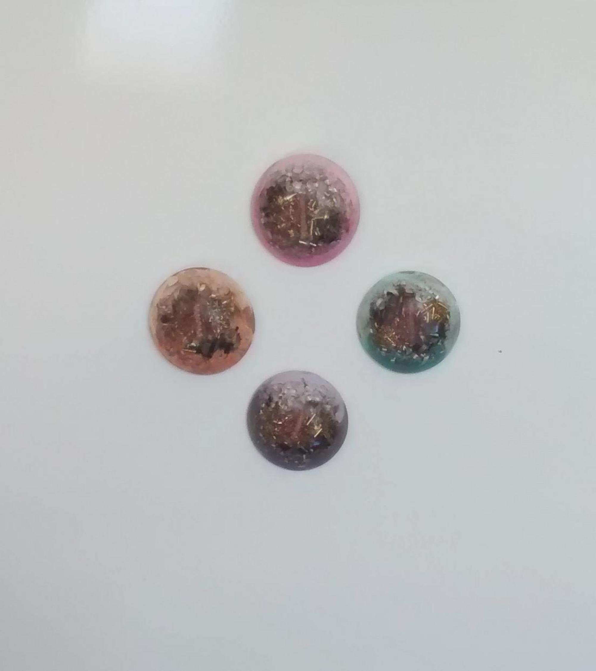 Orgonite, Magnet Bombé 5, 5 cm, 4 Coloris Au Choix