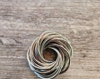 Mobius ball chainmail fidget toy