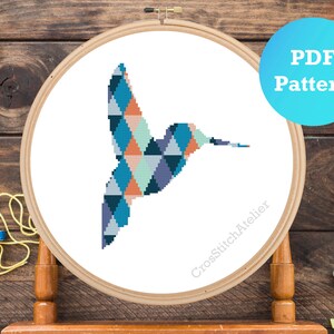 Geometrisch kolibrie kruissteekpatroon, geometrische vogel xstitch, modern kruissteekpatroon, PDF-formaat, dierensteekdiagram