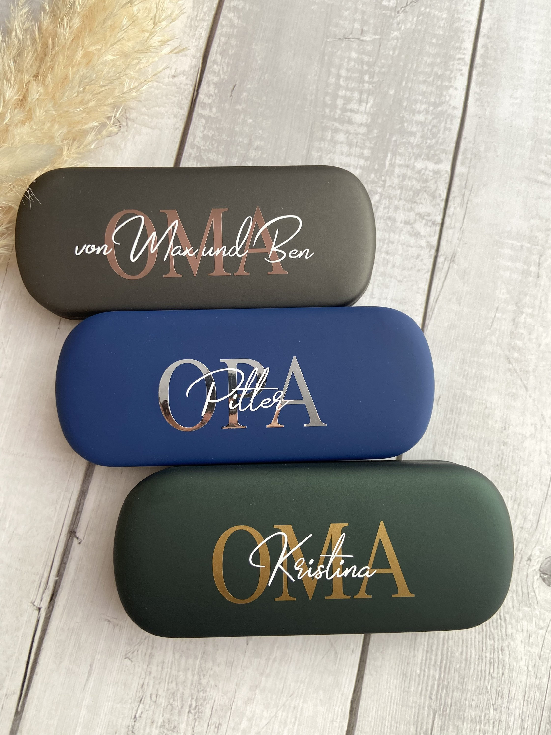 Personalized hard-shell glasses case | Grandma | Grandpa | Mom | Dad |