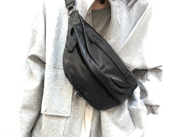 Schwarzer Leder-Sling-Rucksack für Frauen, große Crossbody-Sling-Tasche für Frauen, Geschenk für Sie