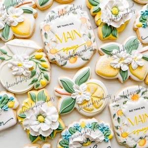2 Dozen (24) Customizable She Found Her Main Squeeze | Lemon Party Cookies | Bridal Shower Royal Icing Sugar Cookies - (12 cookies)