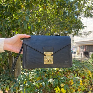 Vintage LOUIS VUITTON Epi Pochette Clutch 