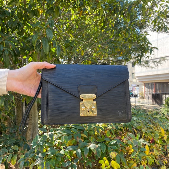 epi clutch louis vuitton