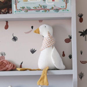 Oie en lin faite main – Cadeau pour nouveau-né | Peluche d&#39;oie blanche | Écharpe Vichy | Idée cadeau 1er anniversaire