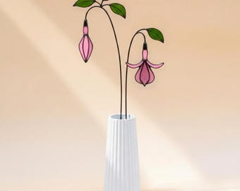Ramo de flores de vitral fucsia: decoración artística de vidrio hecha a mano