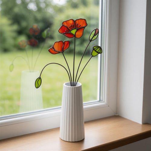 Glas-in-lood bloemboeket klaproos op steel, raamdecoratie