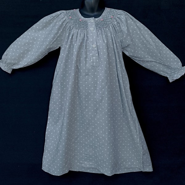 Chemise de nuit smocks en coton finette gris à pois 3 ans à 12 ans