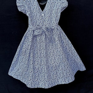 Robe smocks manches volantes en coton liberty bleu 1 an à 12 ans image 3