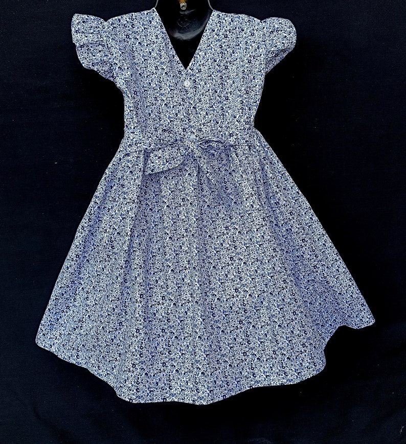 Robe smocks manches volantes en coton liberty bleu 1 an à 12 ans image 3