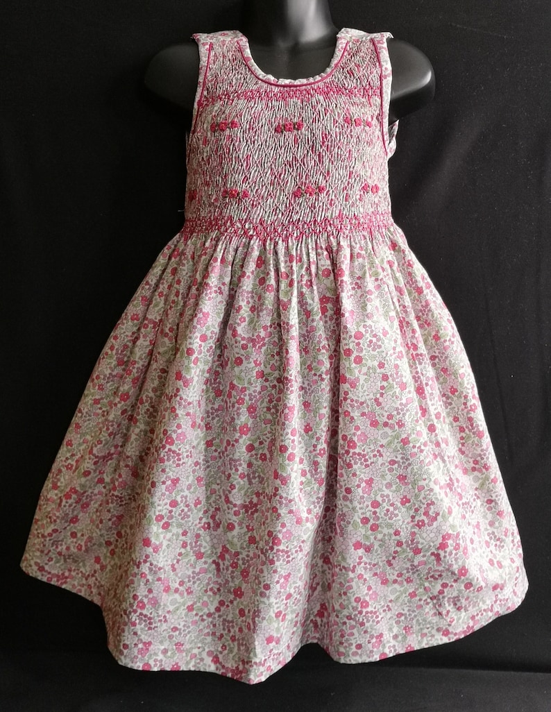 Robe smocks sans manches en coton fleurs roses 1 an à 12 ans image 1