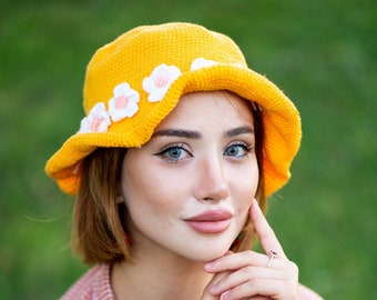 Chapeau de seau en marguerite jaune, casquettes d’été au crochet, chapeaux floraux orange rose de plage faits à la main, sac supérieur au crochet Fuschia, chapeaux et casquettes accessoires pour femme