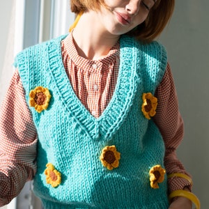 Gilet pull en tricot de tournesol, cardigan au crochet bleu surdimensionné fait à la main et unique, gilet biologique recyclable durable, vêtements volumineux confortables image 5