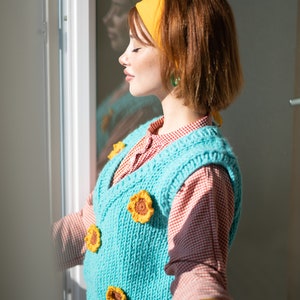 Gilet pull en tricot de tournesol, cardigan au crochet bleu surdimensionné fait à la main et unique, gilet biologique recyclable durable, vêtements volumineux confortables image 9