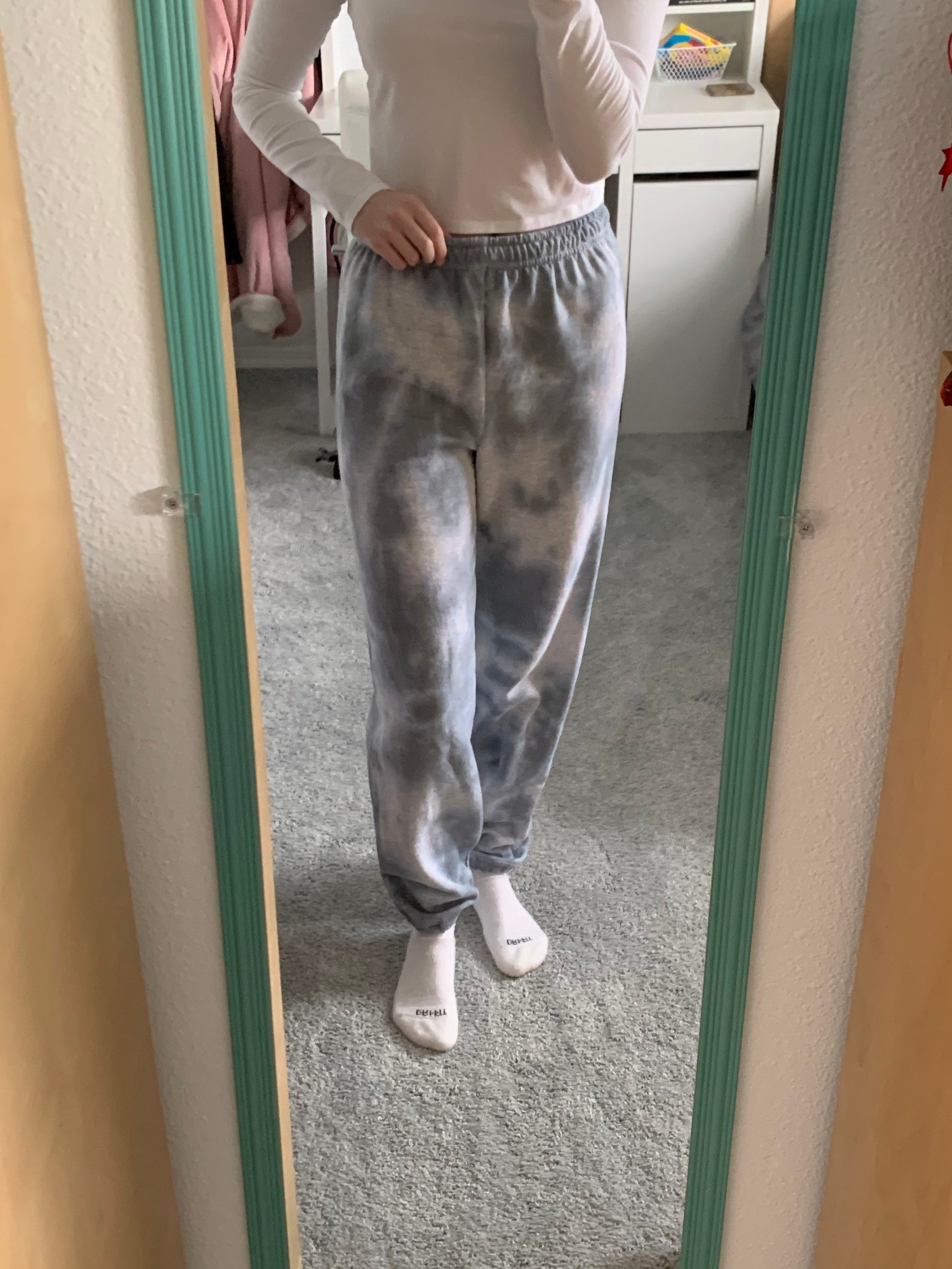 tie dye sweatshirt and sweatpants set