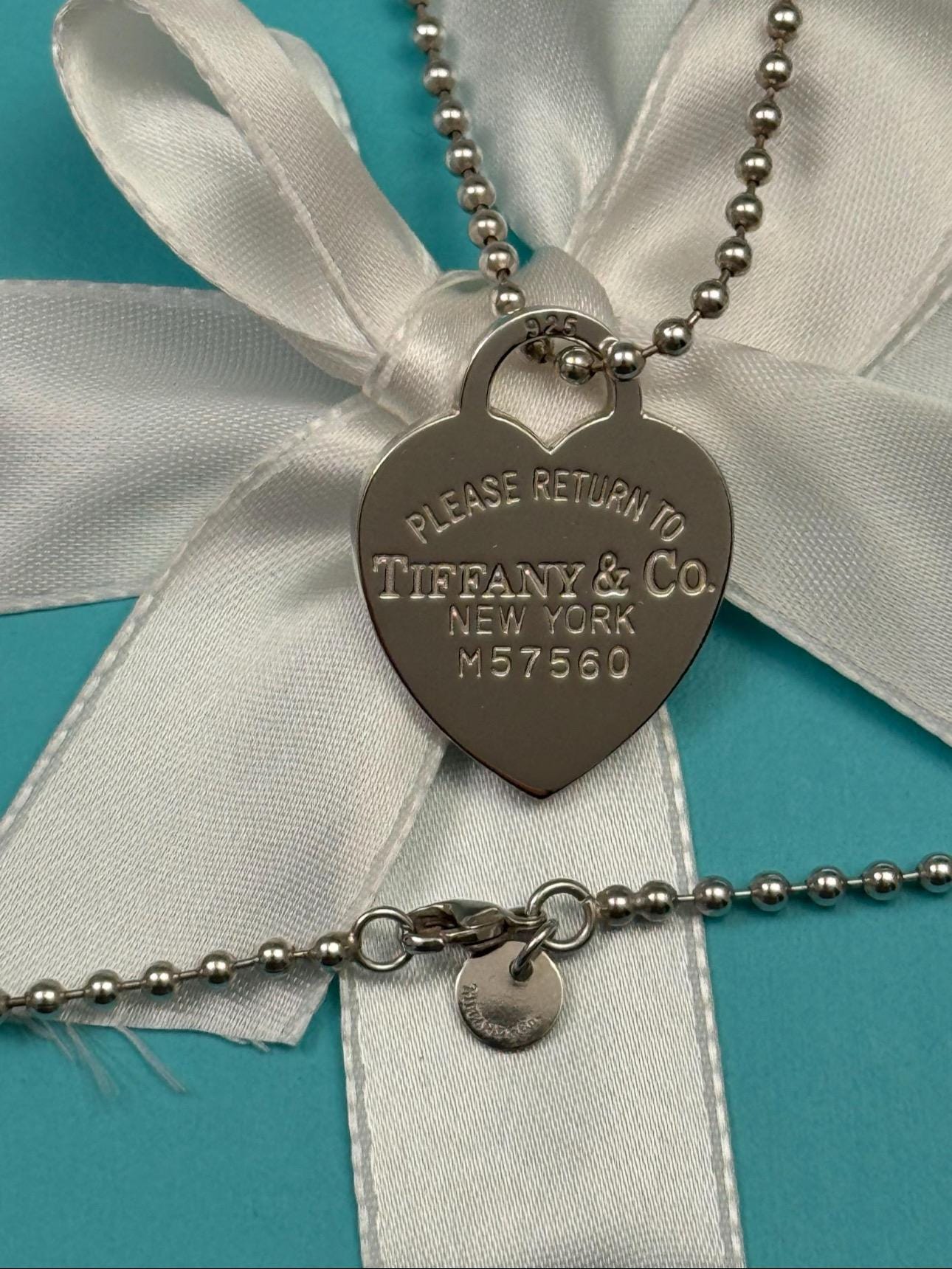 【Tiffany & Co】Return to Tiffany Heart Signet リング small Preloved Tiffany & Co. Return To Heart Signet Ring Silver
