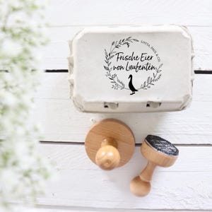 Paula Laufenten Stempel Eierkarton | Enteneier Beschriftung Hofladen Frische Eier Bauernhof Ei-Stempel Hühner Eierbox Ente Blumenkranz