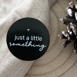 Weihnachten Sticker "just a little" | Weihnachtsetiketten, Weihnachtssticker, Geschenkaufkleber, Weihnachten, Frohe Weihnachten, Fest