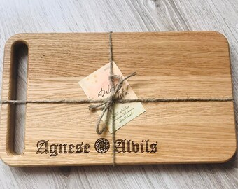 Personalisiertes Schneidebrett aus Eiche, Servierbrett aus Holz, Käsebrett, Schneidebrett aus massiver Eiche, Charcuterie Brett