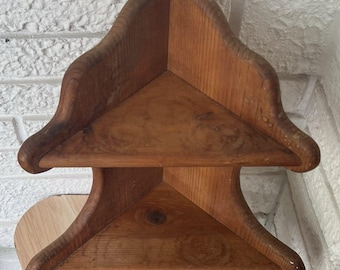 VTG Wooden Corner Shelf | Rustic Farmhouse Shelf | Heart Cutout Cottagecore Wood Display Shelf | Country Cabin Decor | Handmade Pine Shelf