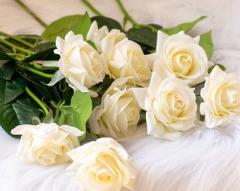 Vraie touche Roses ivoire. Arrangement floral de maison de mariage. Fleur de soie artificielle. Bouquet de mariée DIY.
