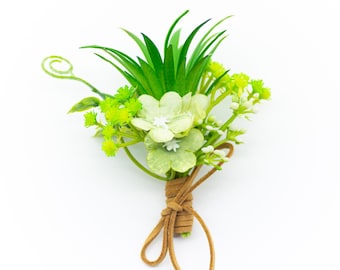 Men&#39;s Green Plant Boutonniere & Gypsophila Corsage