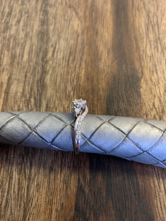 10kt white gold ring w/ .25ct of natural diamonds… - image 3