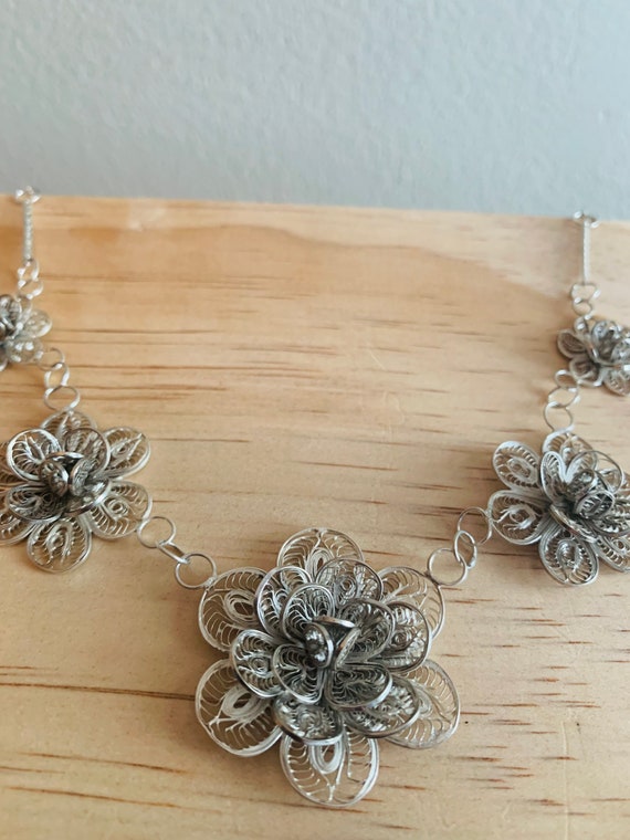 Sterling Silver flower necklace, 17"