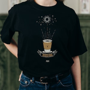Le design de t-shirts inspiré de « Across the Unverse » des Beatles | T-shirt de groupe | Manches courtes unisexes