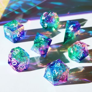Conjunto de dados Glitchwave 40 mm Chonk - conjunto de dados holográficos de resina feitos à mão com lâmina afiada para DnD, D&D, Dungeons and Dragons, dados de galáxia, dados de vaporwave