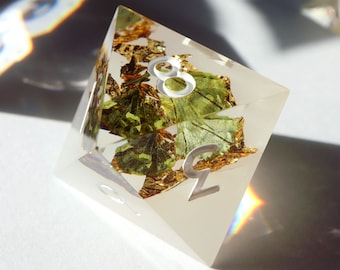 Verdure - floral handmade resin sharp edge dnd dice set with real leaves for DnD, D&D, Dungeons and Dragons, RPG dice, druid dice, ranger