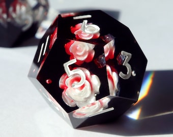 Unloved - floral handmade resin sharp edge dnd dice set with flowers for DnD, D&D, Dungeons and Dragons, RPG dice, rose dice, elegant