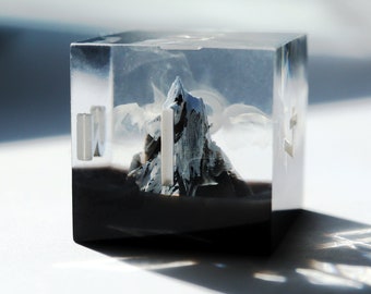 Wyvern Spires - mountain specialty handmade resin sharp edge dice set for DnD, D&D, Dungeons and Dragons, RPG dice, cool dice, dragon dice