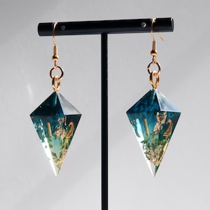 Sublime Blight D4 Dice Earrings - crystal dice, handmade dice, cute earrings, nerd earrings, Dungeons and Dragons, DnD earrings