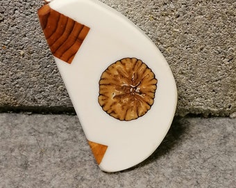 Holz, Harz, Gold, Anhänger, Kettenanhänger, Schmuck, Lederband, Halskette, Geschenk, Blickfänger, Unikat