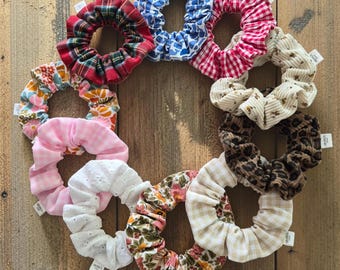 Chouchou scrunchie en tissu, accessoire cheveux fait à la main