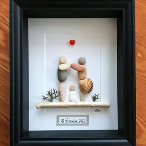 Quadro di sassi personalizzabile con ritratto famiglia per regalo, quadro con arte naturale di sassi per pensierino  elegante e raffinato
