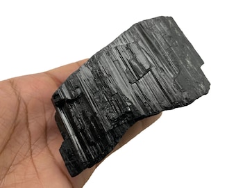 Tourmaline noire brute brute - Cristal de guérison naturel brut Spécimen minéral de tourmaline noire