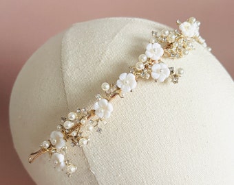 Flower With Pearl Headpiece, Gold Bridal Flower Tiara, Wedding Floral Headband, Pearl And Floral Wedding Crown, Statement Bridal Headpiece