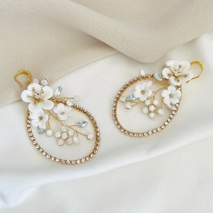 Gold Floral Wedding Earrings, Clay Flower Wire Wrap Earrings, Clay Floral Jewelry, Statement Opal White Flower Earrings, Women Clay Jewel